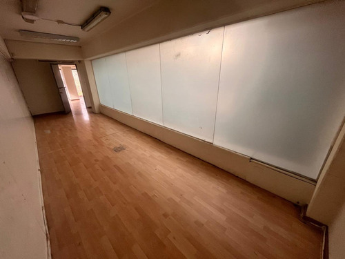 Arriendo Oficina Ed. Giratorio Conexión Metro Los Leones, Pl
