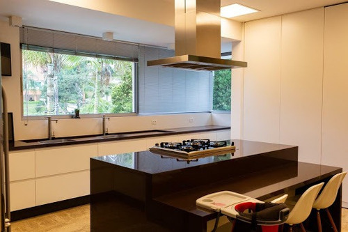 Imagem 20 de 25 de Linda Casa No Tamboré 1 - Ca0719