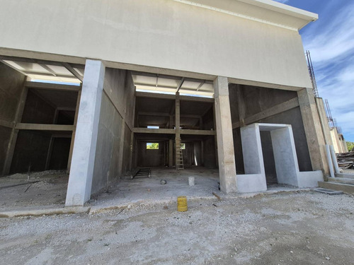Nave Industrial En Venta En Punta Cana, Bávaro, Doble Altura