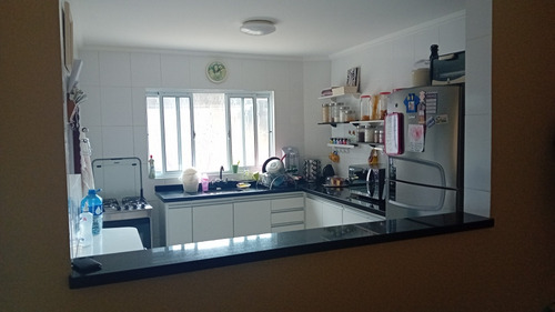 Casa A Venda De 8 Cômodos E 3 Banheiro E 1 Garagem