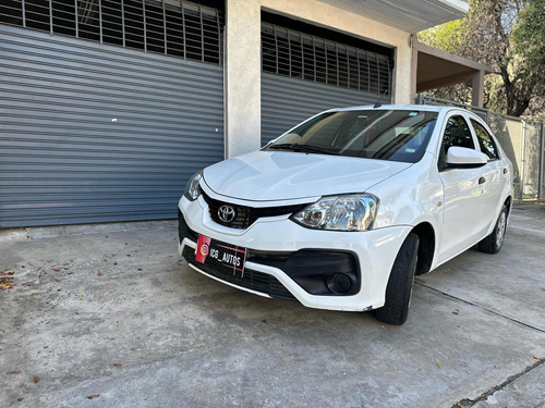 Toyota Etios 1.5 Sedan Xs l18