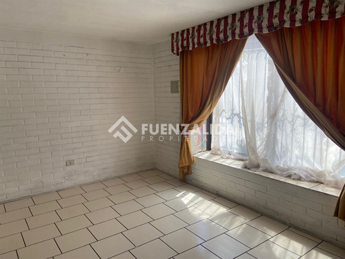 Casa En Venta Aislada De 3 Dorm. En Maipú, Villa Los Héroes