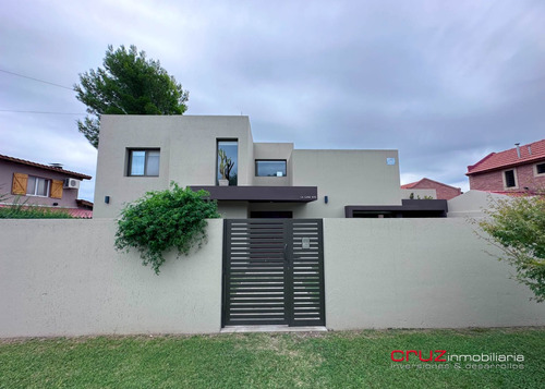 Casa De 226m2 En Merlo - Barrio Pellegrini