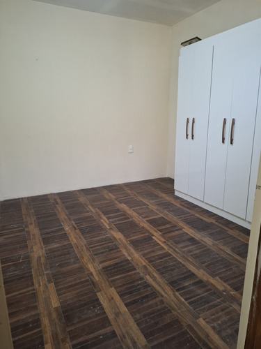 Casa Tipo Apartamento De 2 Dormitorios, Patio Pequeño Para Colgar Ropa.garantía Depósito En Atahualpa