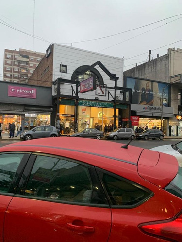 Imagen 1 de 5 de Local 450m² En Galería Naonis - Ramos Mejia