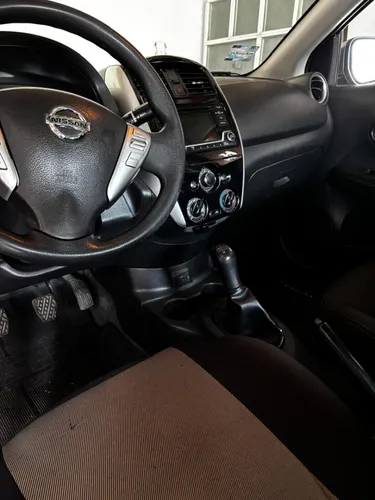 Nissan Versa 1.6 Advance Mt