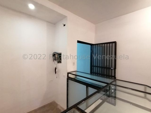 Imagen 6 de 30 de Local Comercial En Alquiler Nueva Segovia, 140metros2, Excelente Ubicación.dos Baños. Contacto 0424-5620928 Flex 22-22274