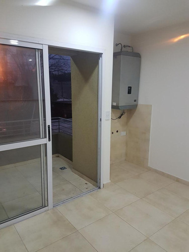 Imagen 3 de 11 de Departamento 2 Ambientes Con Cochera - Calle 31 Al 4200 - Villa España