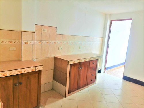 Imagen 18 de 30 de Remato!... Casa Con Dos Dptos, Magdalena Del Mar Área Residencial. Excelente Oportunidad....