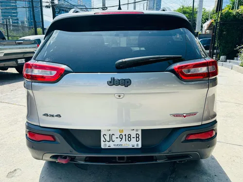 Jeep Cherokee 3.3l Trailhawk At