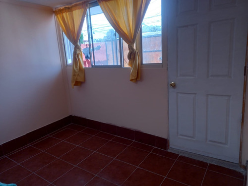 Casa Ubicada En Apacible Barrio Residencial, La Serena