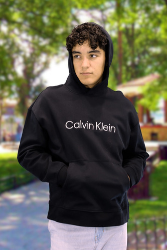 Sudadera Calvin Klein Con Gorro Bordado Blanco En El Pecho