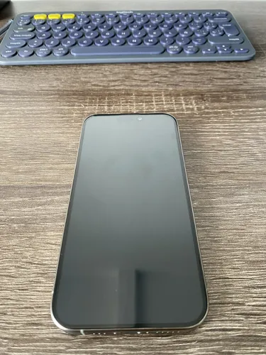 Apple iPhone 15 Pro (256 Gb) - Titanio Natural (Usado)