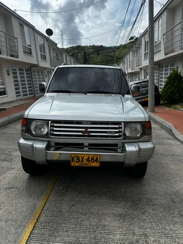 Mitsubishi Montero Hardtop 2010