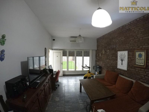 Casa Multifamiliar Sobre Lote De 330 M2 En Villa Ballester