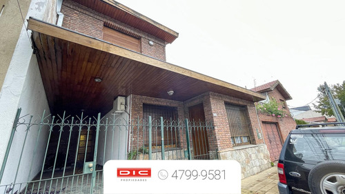 Chalet 3 Dormitorios Venta - Olivos-maipu/uzal