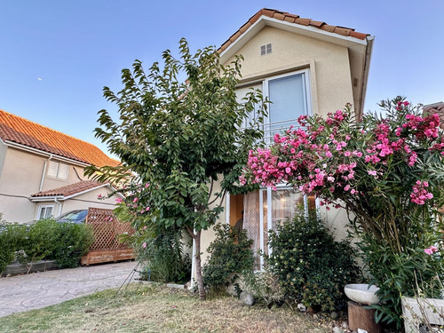 En Venta Hermosa Casa Con Piscina, Padre Hurtado