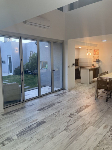 Imagen 15 de 22 de Venta Casa 5 Amb Con Quincho La Tablada