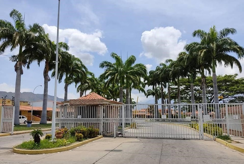 Imagen 14 de 18 de Se Vende Town House En San Diego Villa Laguna Club