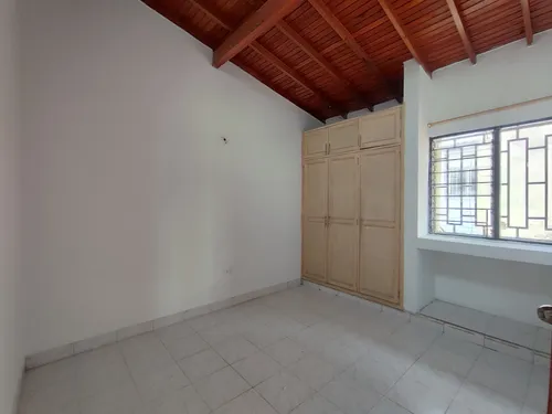 Casa En Arriendo En Avenida Libertadores. Cod A27264