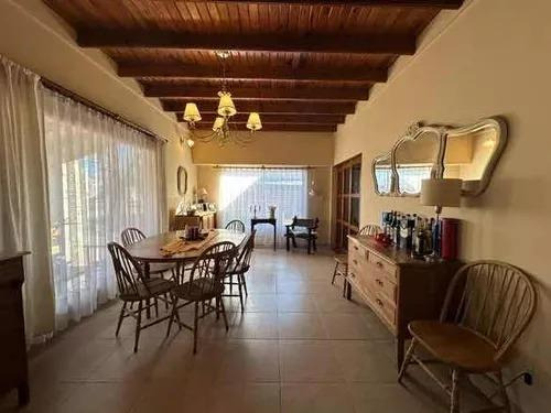 Casa En Venta - 3 Dormitorios 2 Baños - 150mts2 - General Alvarado