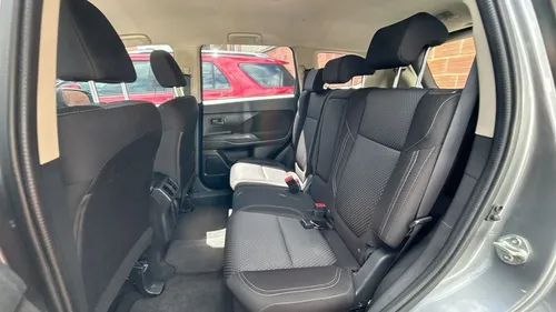Mitsubishi Outlander Kaiteki Sec 2,4 4x4 7P