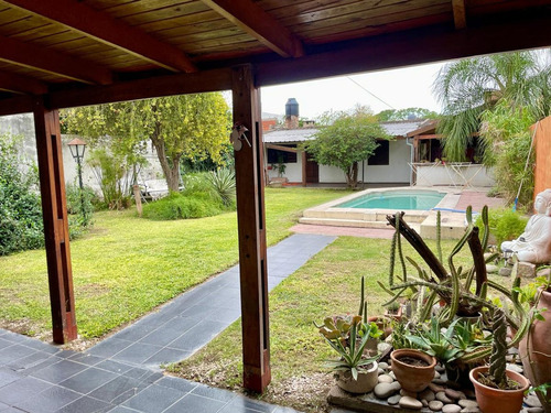 Se Vende Casa Con Pileta + Departamento