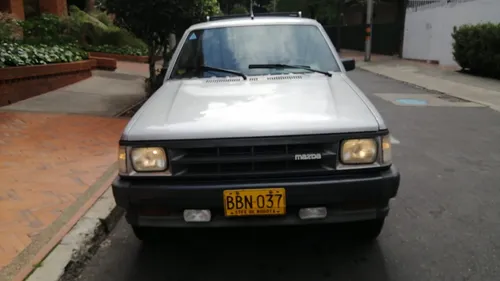 Mazda B2000 2.0