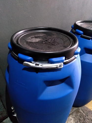Tambores Plásticos 200l Con Tapa Y Zuncho (Usado)