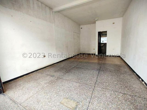 Imagen 29 de 30 de *** Estrategico Local En Alquiler** Centro Este**17 Mts** Rodeado De Comercios+panaderias**l.t** 0412+.056.+03.+76/# /co/-di/-go/ 23-17896