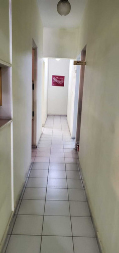 Vendo Amplio Local Comercial En Zona Universitaria.