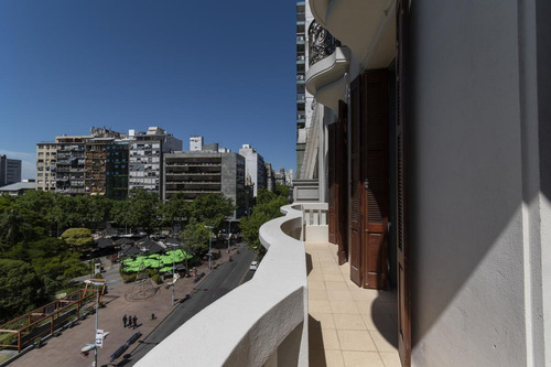 Espectacular Apartamento De Estilo De 400 M2, Av. 18 De Julio Frente A Plaza Del Entrevero