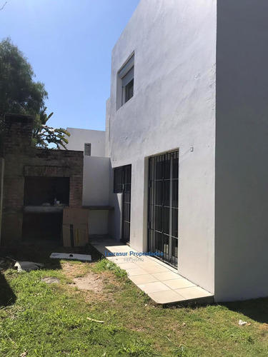 Venta Casa 3 Dormitorios En Complejo Cerrado