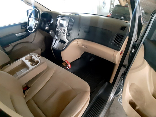 Imagen 16 de 18 de Hyundai H1 2015 2.4 Premium 1 175cv 4at