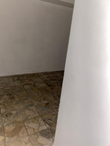 Imagen 12 de 16 de Av. Gorlero Entre 28 Y 27. Galería Torre Gorlero