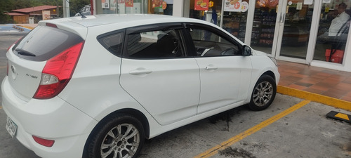 Imagen 4 de 15 de Camioneta Hyundai Hyundai Accen Camioneta Hyundai