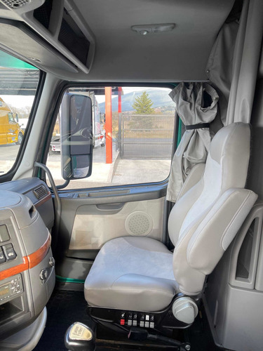 Imagen 7 de 8 de Tracto Camion Volvo 2013