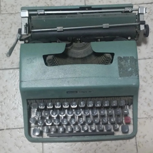 Maquina Escribir Olivetti Lettera 32