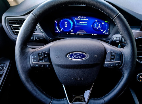 Imagen 9 de 12 de Ford Kuga 2.5 Titanium