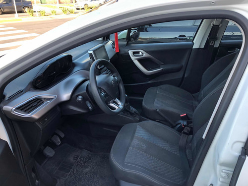 Imagen 7 de 15 de Peugeot 208 2018 1.6 Allure