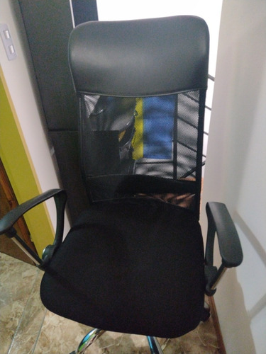Imagen 2 de 10 de Vendo Cpu Completo Y Silla Casi Nueva