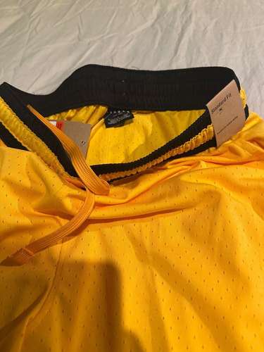 Short Jordan Oversize Amarillo