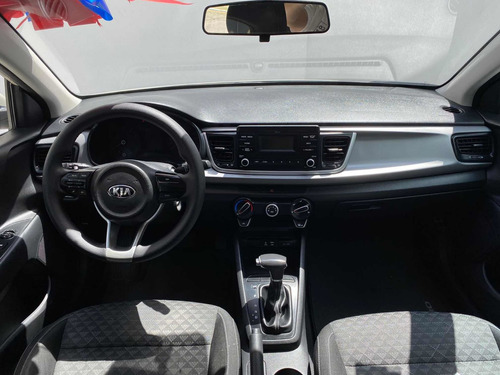 Imagen 8 de 11 de Kia Rio 2018 1.6 Lx Hchback At