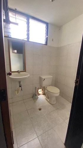 Imagen 18 de 19 de Venta De 12 Locales Comerciales, Sector Barrio Obrero. Adlz