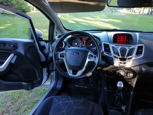 Ford Fiesta Kinetic Design 1.6 Design 120cv Titanium 2012