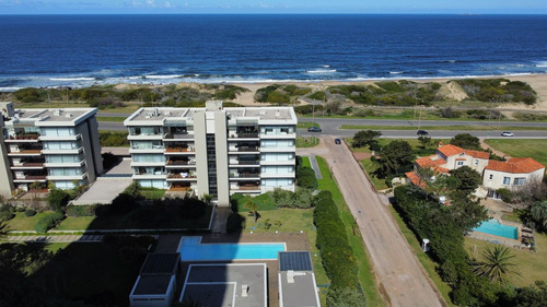 Apartamento En Alquiler Por Temporada De 3 Dormitorios En Playa Brava (ref: Bon-3035)