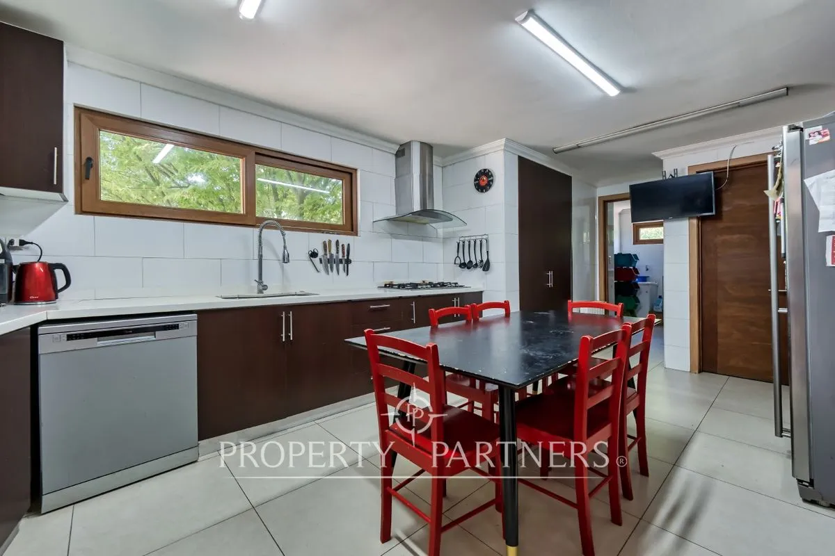 Imagen 4 de 28 de Casa Con Cancha De Tenis En Condominio A Pasos Del...