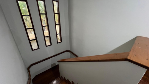 Alquilo Casa Con Piscina En Pleno Centro De Encarnación: 5 Habitaciones Y 4 Baños