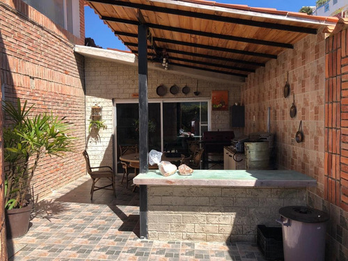 Imagen 11 de 14 de Casa De Dos Pisos Y Apartamento En Club De Campo San Antonio De Los Altos