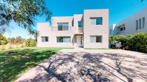 Imagen 1 de 30 de Tour 360º - Casa En Venta Con 4 Dormitorios En San Isidro Labrador, Villanueva